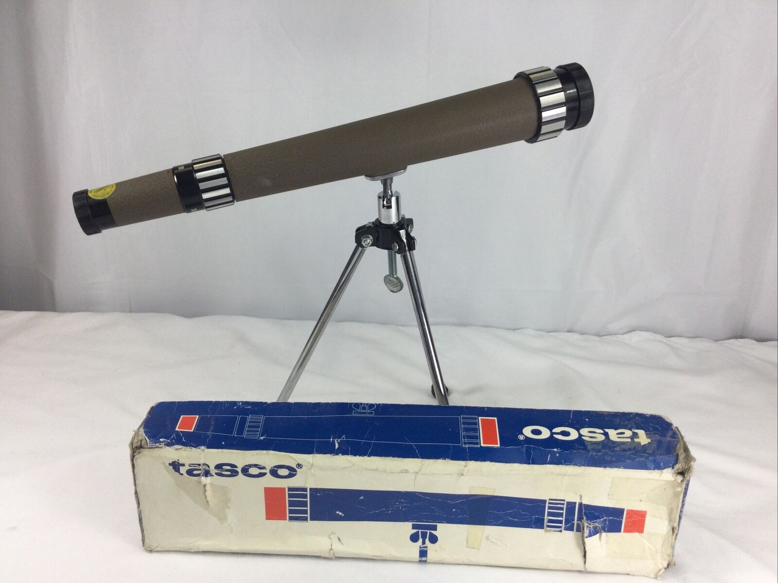 Vintage Tasco Telescope 10X-30X 30MM ZOOM 1 ZHS SCOPE with Box