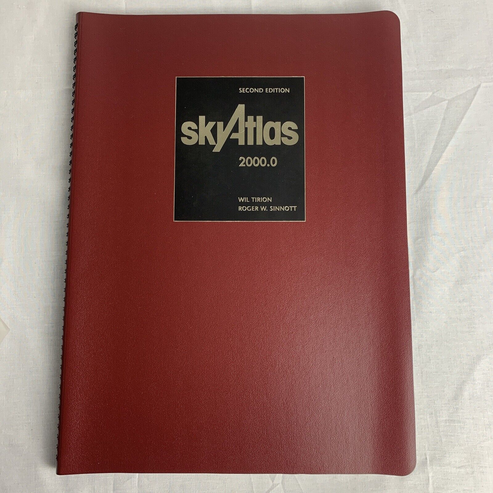 Sky Atlas 2000.0 2ed Second Deluxe Edition by Roger W. Sinnott & Wil Tirion, New
