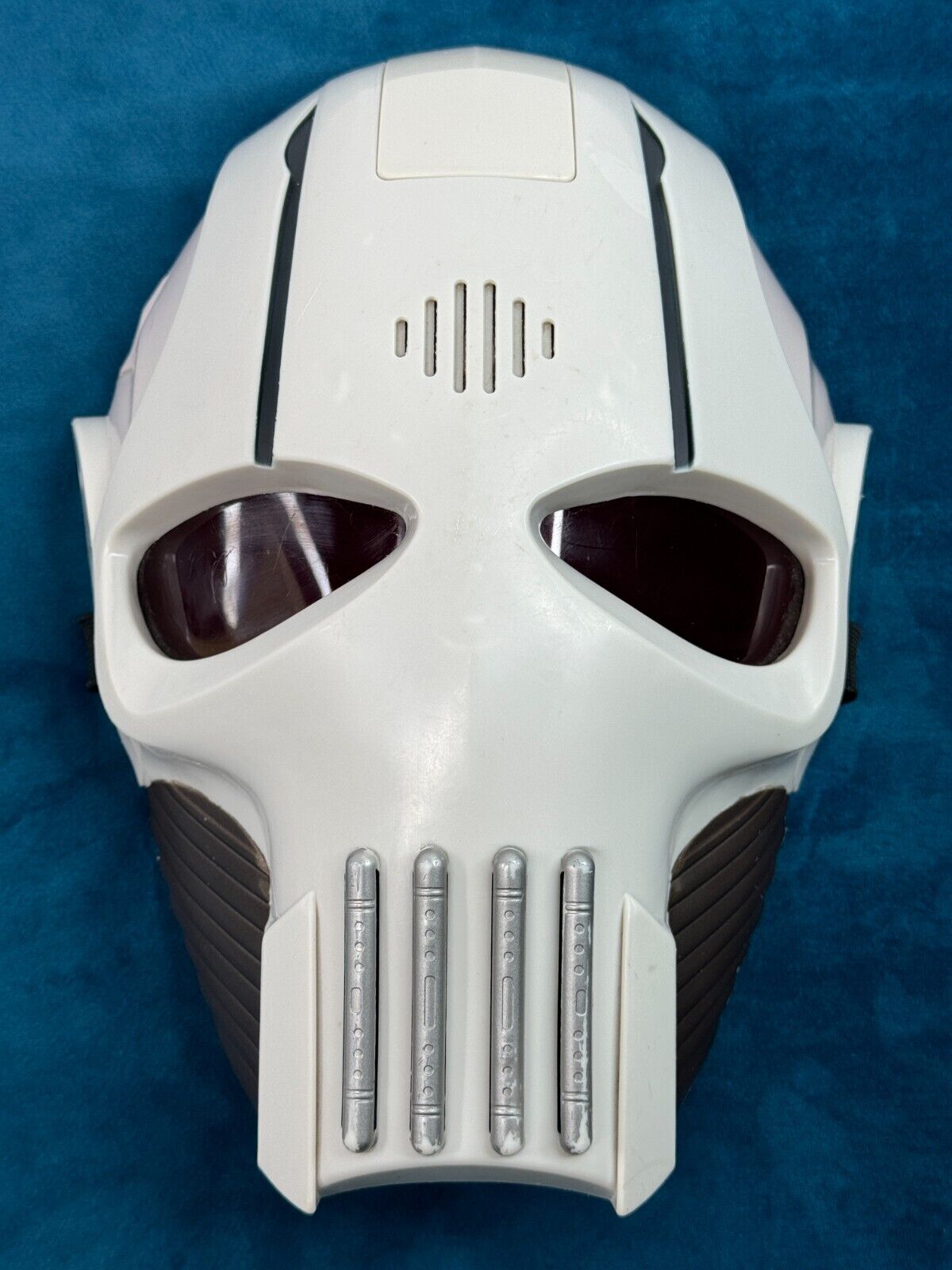 Hasbro 2011 Star Wars GENERAL GRIEVOUS Electronic Talking Mask Helmet