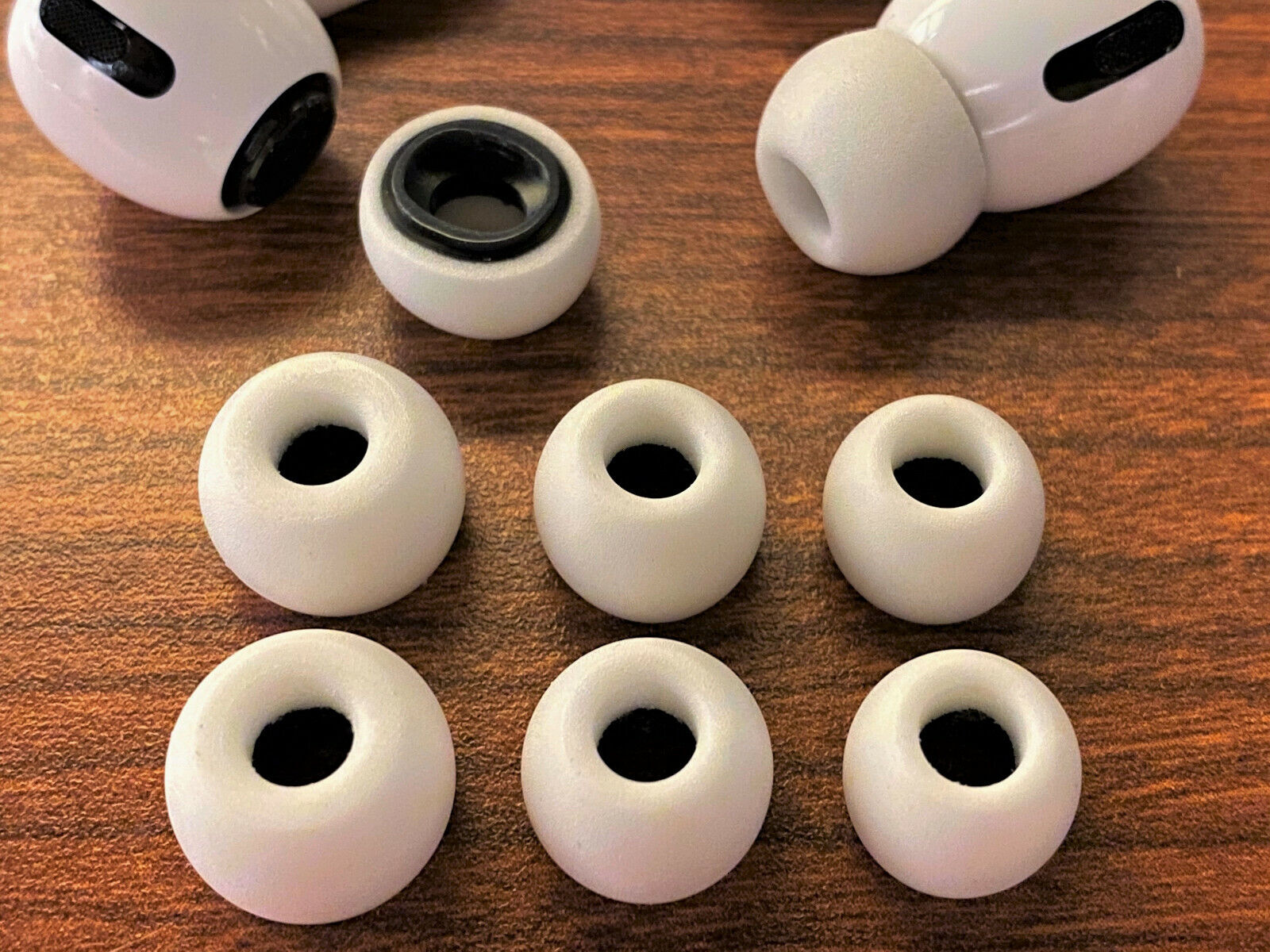 THE ORIGINAL 9PC Memory Foam Ear Tips For Apple Airpods Pro 1 or 2 White S/M/L