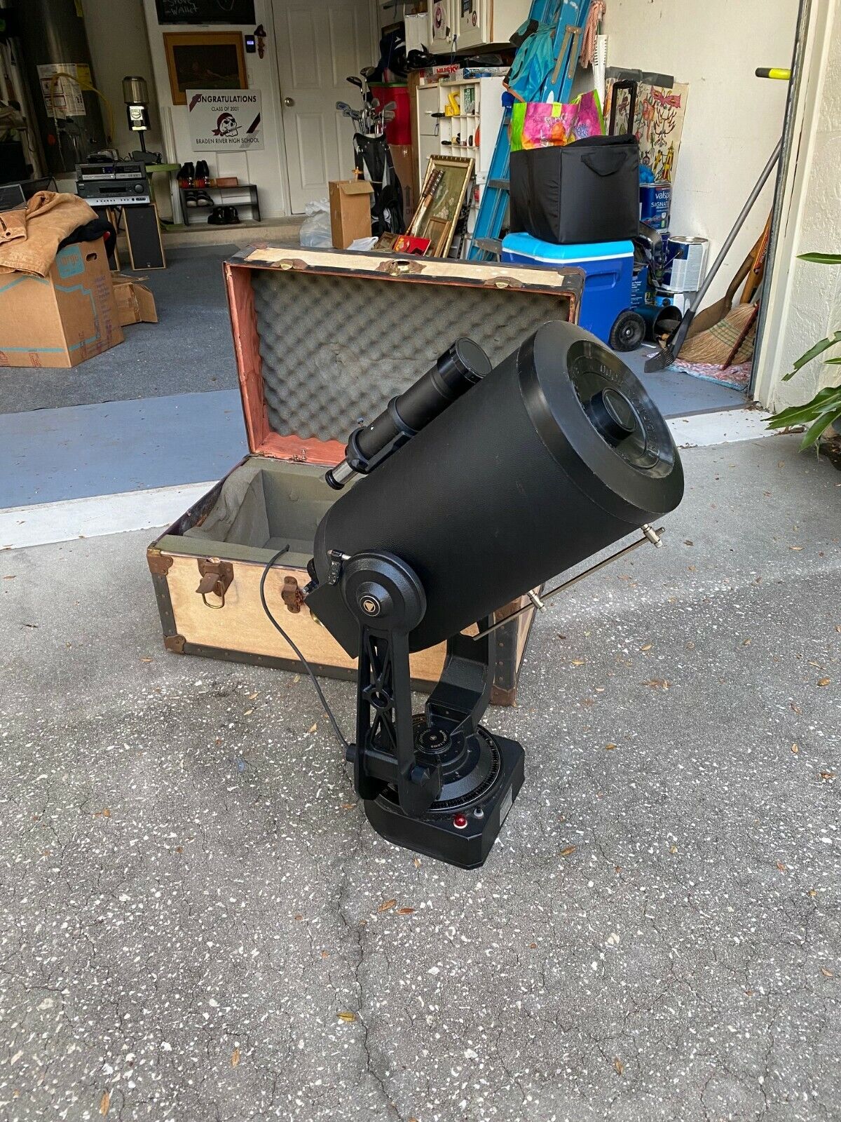Bausch and Lomb Criterion Schmidt Cassegrain Model 8000 telescope w/ case VTG