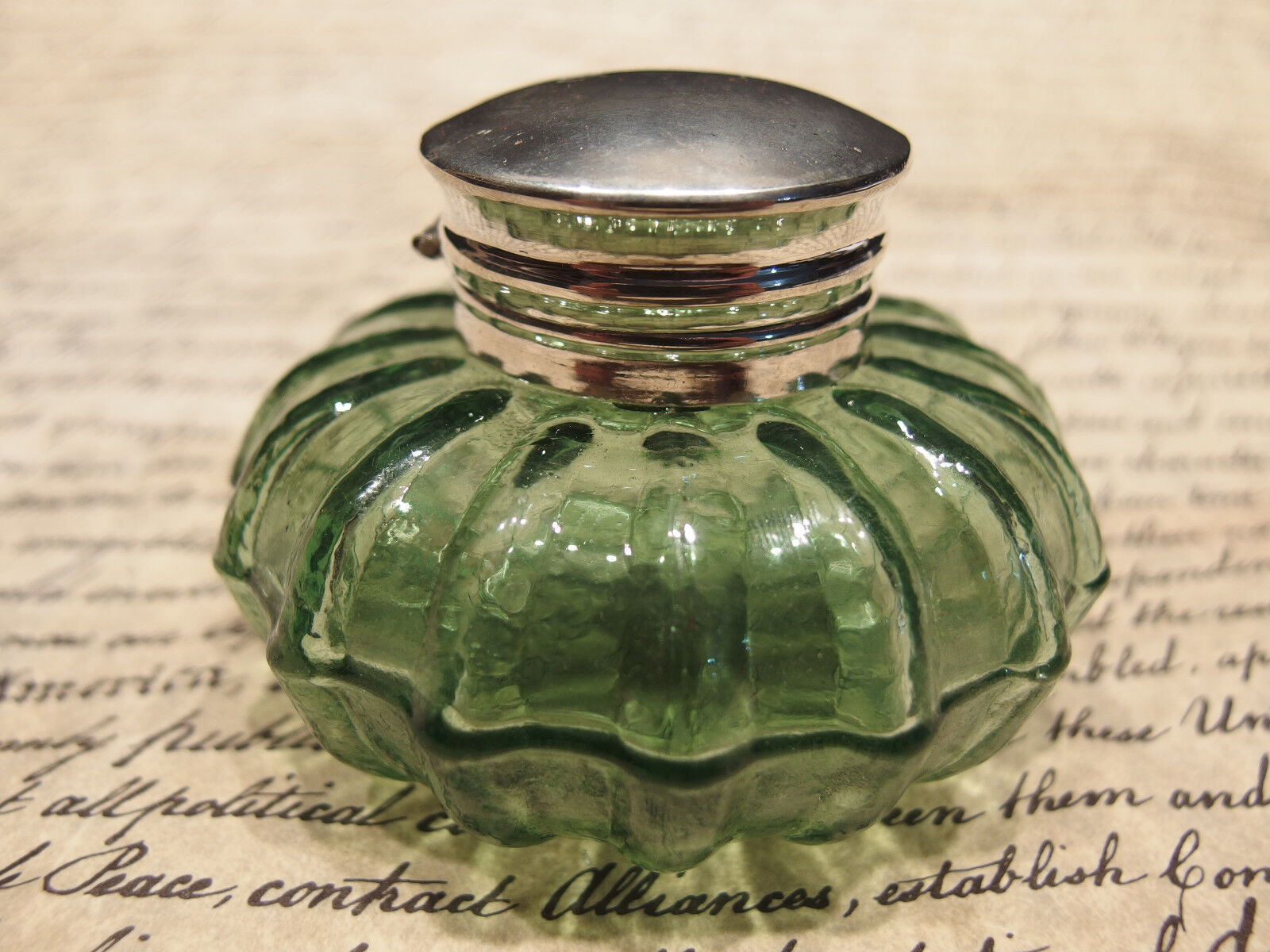 Vintage Antique Style Round Green Glass Thick Glass Inkwell Ink pot Bottle