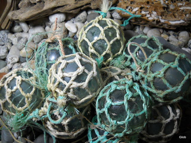 NETTED Vintage Japanese Glass Fishing Floats Alaska Beachcomb