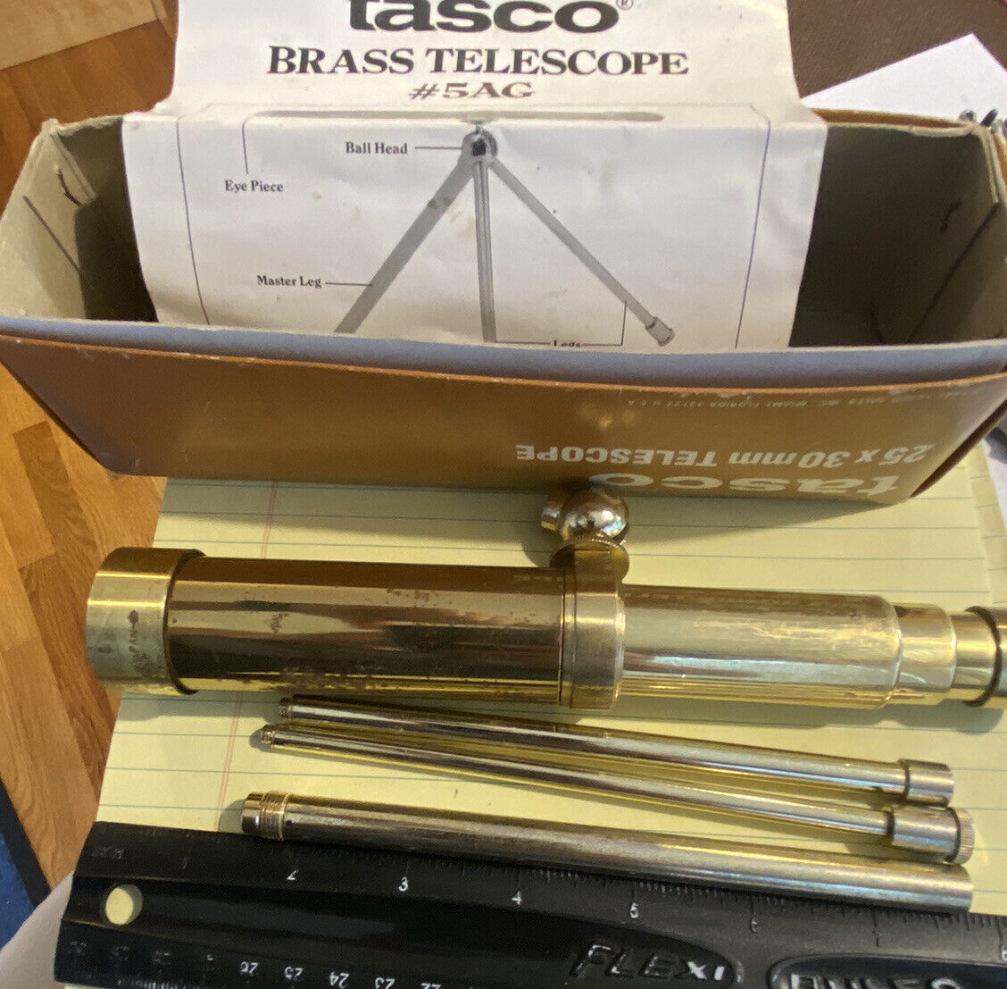 VINTAGE 1982 TASCO BRASS TELESCOPE 25 X 30 MM w TRIPOD & BOX - MODEL 5 AG