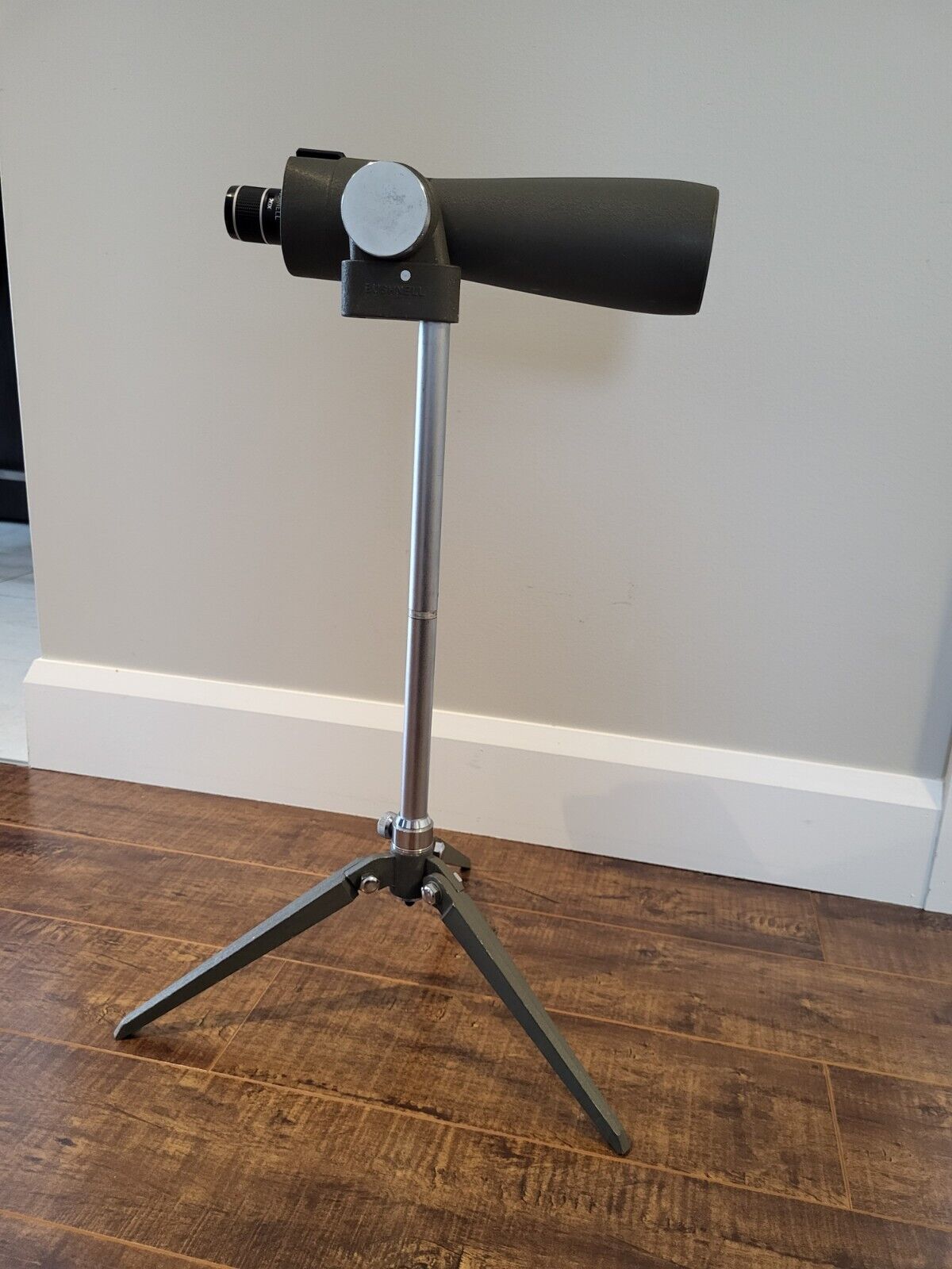( 1 )  Bushnell Spacemaster II Spotting Scope Telescope with Tripod 20X to 45X