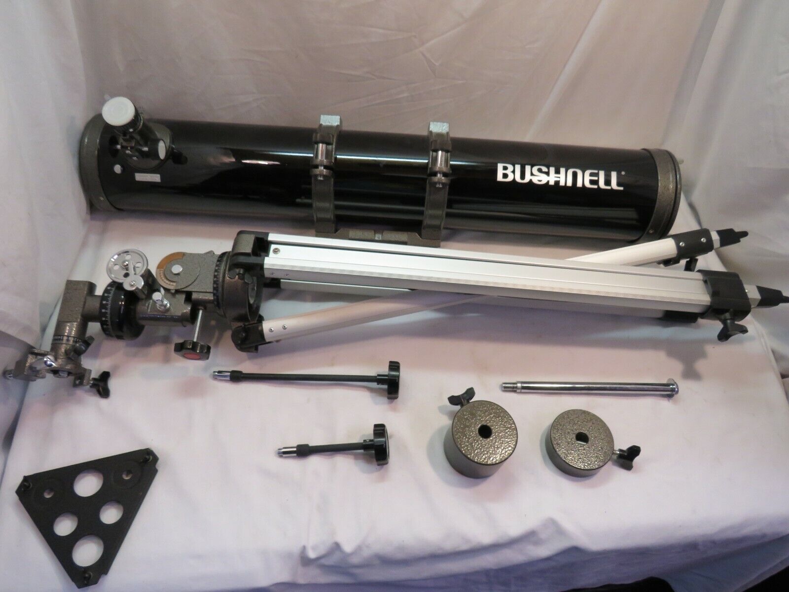 Bushnell d = 14mm f = 900mm Refractor Telescope ~