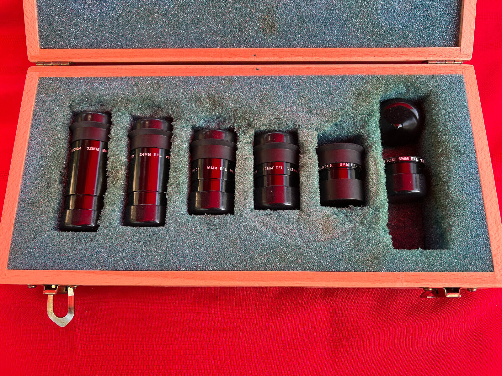 Set of Six Vernonscope Brandon Eyepieces w/ Rubber Eyecup, Caps and storage box