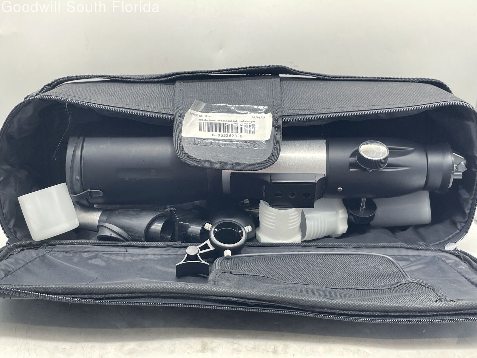 Brookstone Explore The Night Astronomical Refractor Telescope With Carrying Case